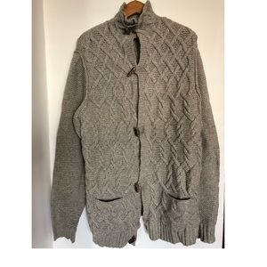 Men’s cable knit sweater